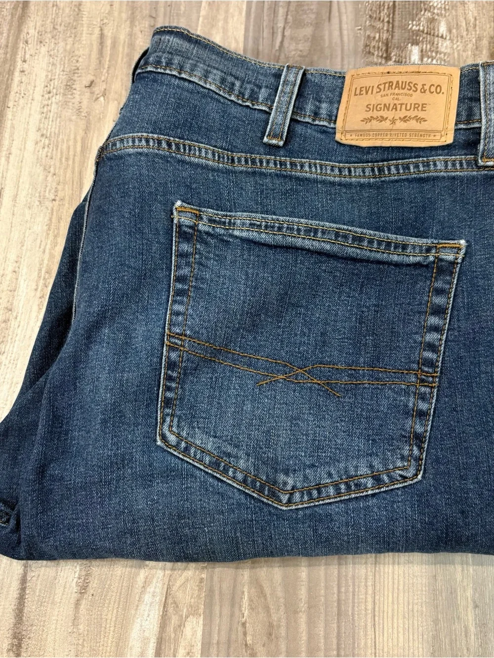 Levis Strauss Signature Mens Dark Denim Blue Jeans 38X32 Straight Leg